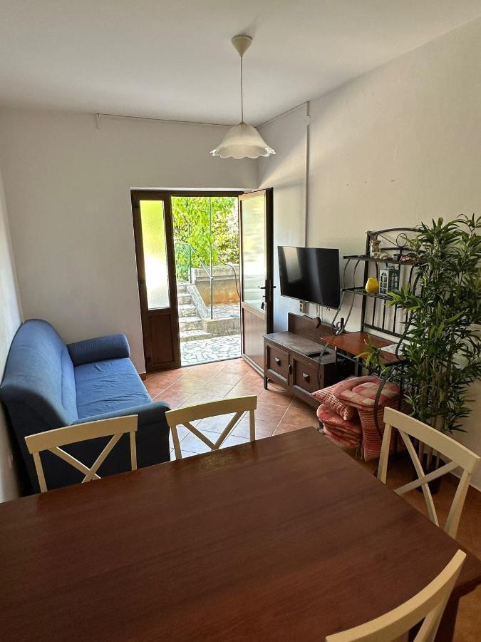 Apartments With A Parking Space Mali Lošinj Exterior foto