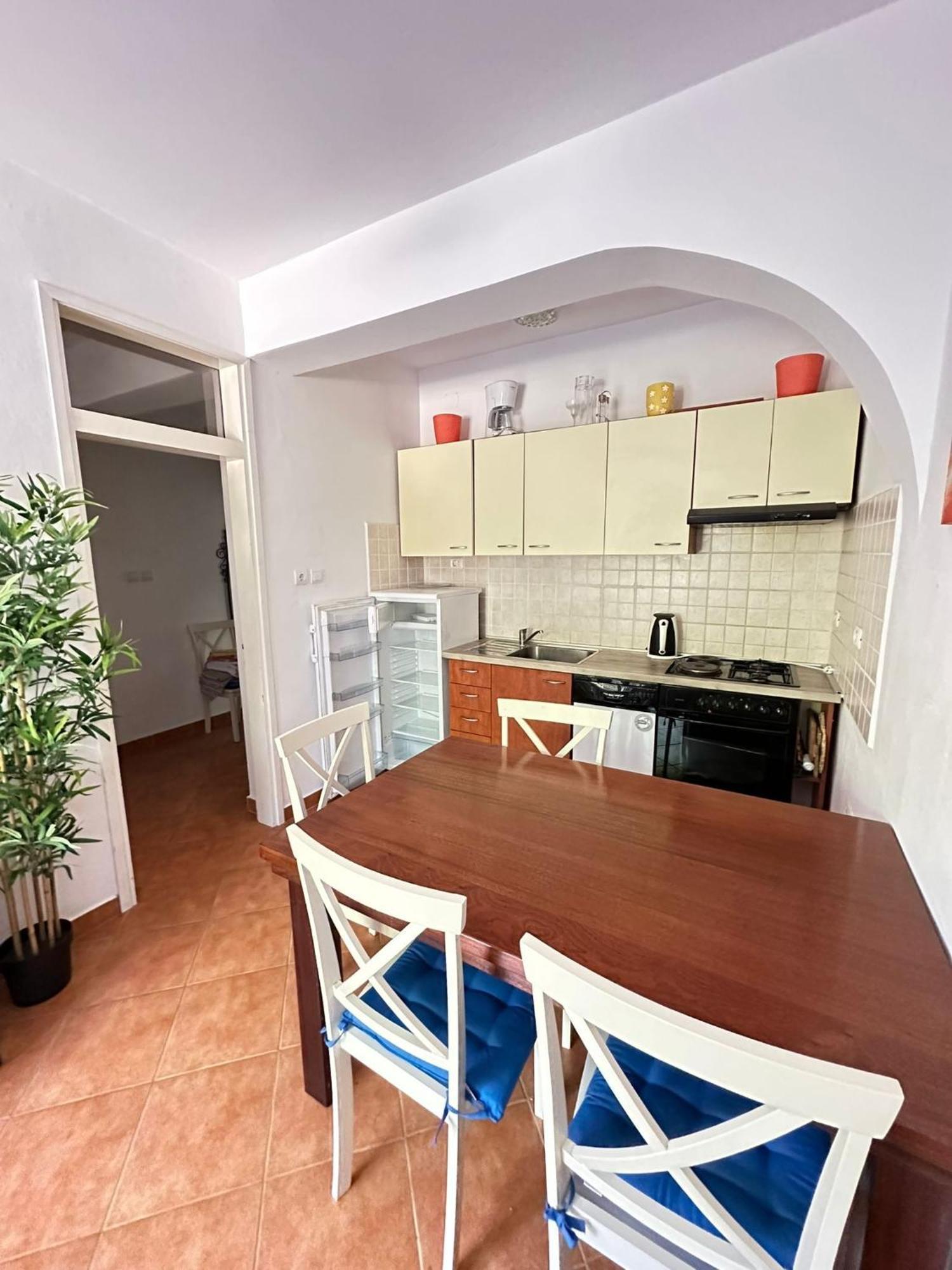 Apartments With A Parking Space Mali Lošinj Habitación foto